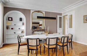 Dining - A REFINED & UNFORGETTABLE PARISIAN EXPERIENCE IN THE HEART OF THE MARAIS (Paris)