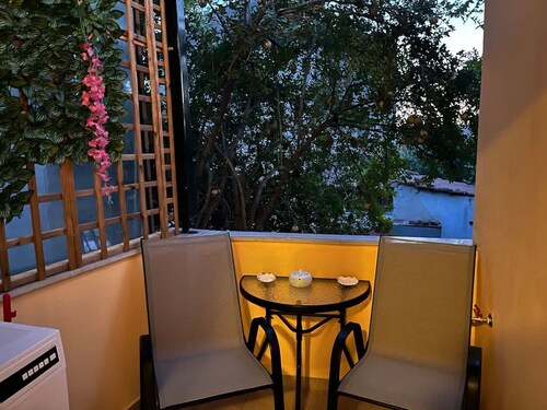 Cozy Apartment in Old Town Ano Polis