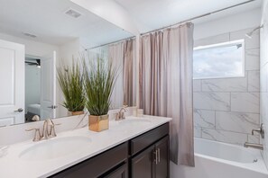 Hair dryer, towels - Amazing 4Br /Private Pool  ChampionsGate 1060 (Davenport)