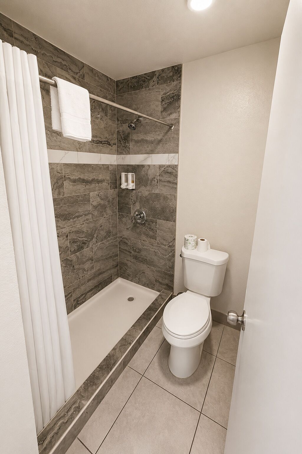 Deluxe Double Room | Bathroom