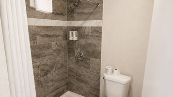 Deluxe Double Room | Bathroom