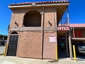 Exterior - Bell Resort Motel (Bell Gardens)