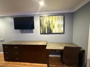 Interior - Bell Resort Motel (Bell Gardens)