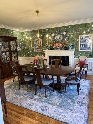 Dining - DERBY 152 House For Rent
Spacious 6-bedroom home 15 minutes from Churchill Downs (Louisville)