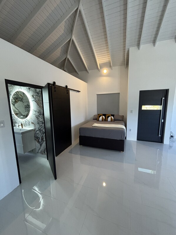 1 bedroom, iron/ironing board, WiFi, bed sheets - Lux Apartment Stay (Willemstad)