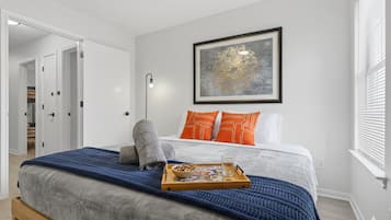 4 bedrooms, desk, iron/ironing board, travel crib