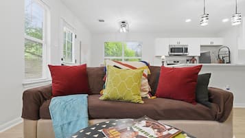 Smart TV, tenis de mesa, libros y oficina