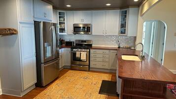 Mikrobølgeovn, ovn, kogeplade, opvaskemaskine