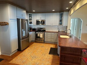 Micro-ondas, fogão, cooktop, lava-louças