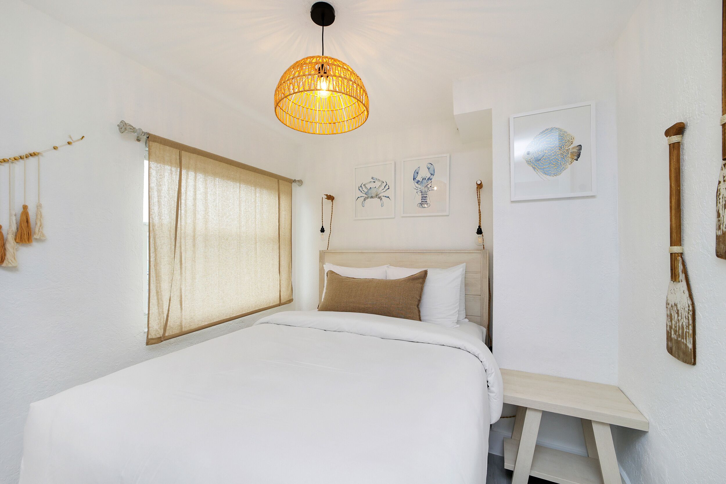 Standard Room, 1 Queen Bed, Private Bathroom (Self check-in) | Memory foam beds, desk, laptop workspace, blackout drapes