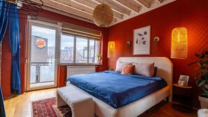 Desk, iron/ironing board, WiFi, bed sheets - Cozy Central Apartment (Prishtina)