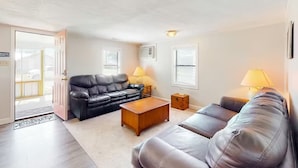 Living area - The Love Stone Cottage |  Close to PSJ (Port St. Joe)