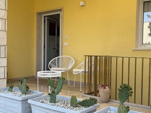 Terrace/patio - Deluxe suite with jacuzzi in B&B Affittacamere Vecchia Alimini (Otranto)