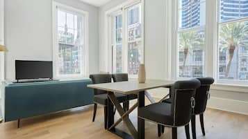 Studio (Multiple Bedrooms) | Interior