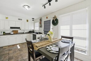 Dining - Memphis Stay Near Graceland-Sleeps 12 (Memphis)