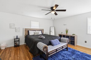 Iron/ironing board, WiFi, bed sheets - Memphis Stay Near Graceland-Sleeps 12 (Memphis)