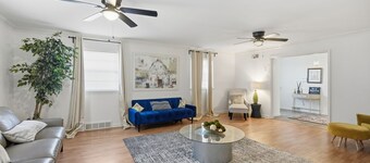 Memphis Stay Near Graceland-Sleeps 12