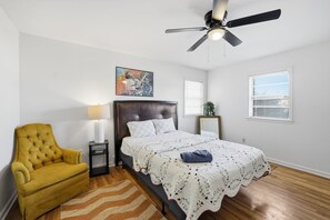4 bedrooms, iron/ironing board, WiFi, bed sheets - Memphis Stay Near Graceland-Sleeps 12 (Memphis)