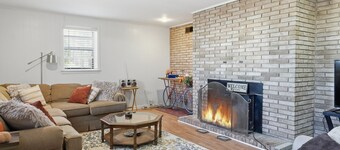 Memphis Stay Near Graceland-Sleeps 12