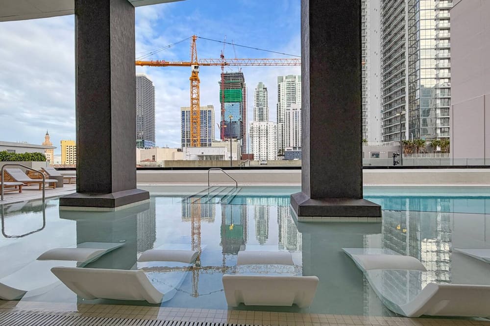 Luxury Resort-style Condo at District 225 Miami