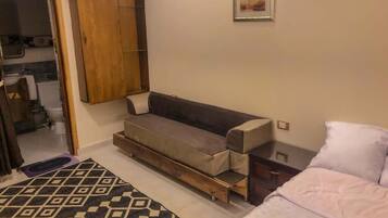 Chambre Simple Confort, balcon, vue jardin | Intérieur