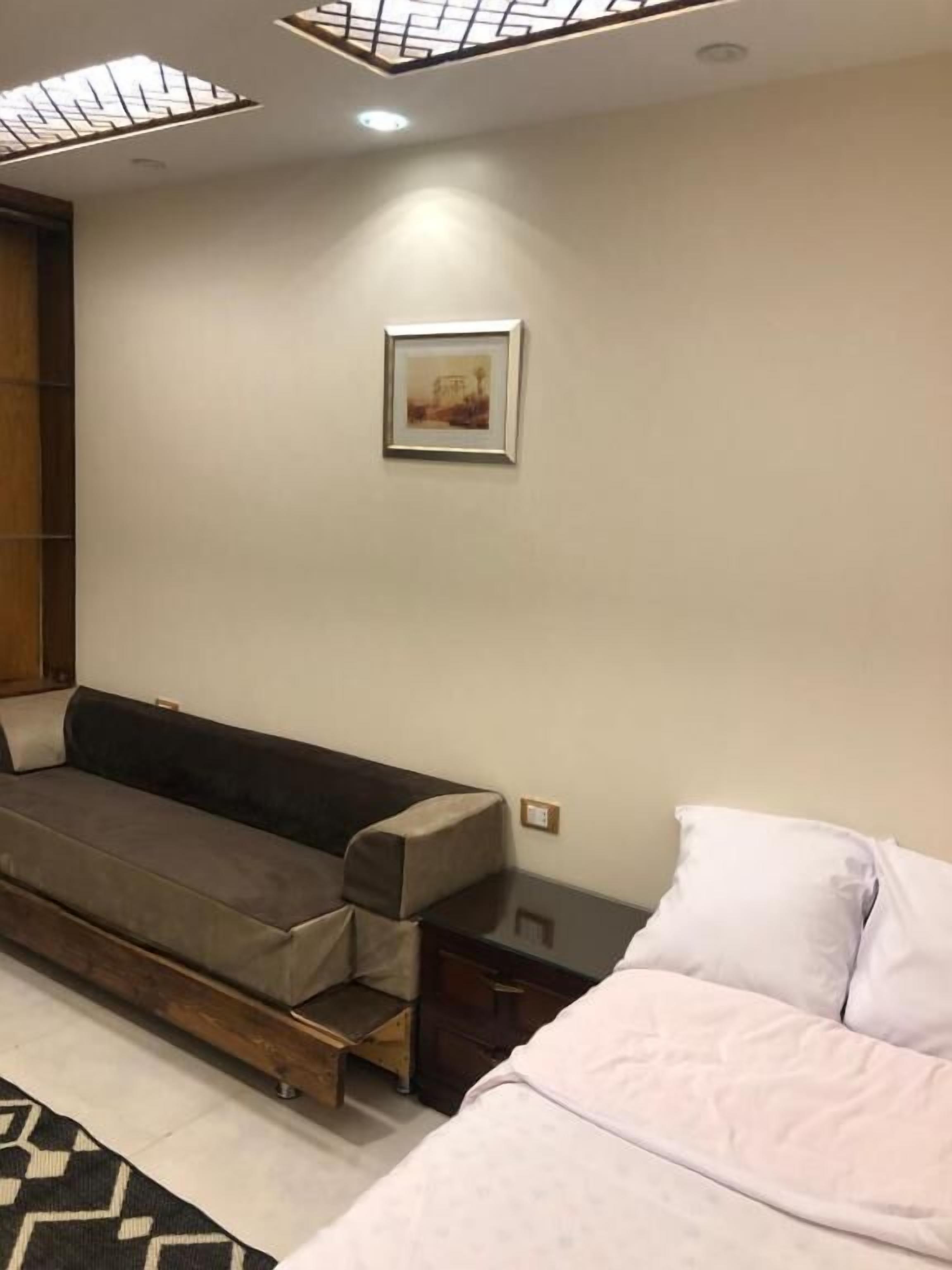 Comfort Single Room, Balcony, Garden View | Interior