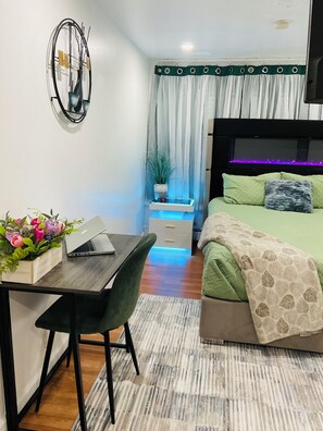 2 habitaciones, tabla de planchar con plancha, wifi y ropa de cama