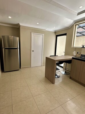 Maison Confort, plusieurs lits, patio | Intérieur