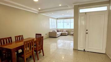 Hus Comfort - flera sängar - uteplats | Interiör