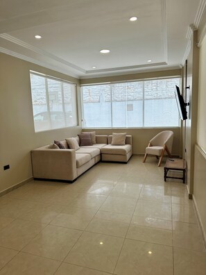 Living area - House Rentals Cuenca (Cuenca)