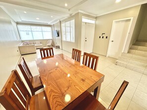 Comfort House, Berbilang Katil, Patio | Ruang makan