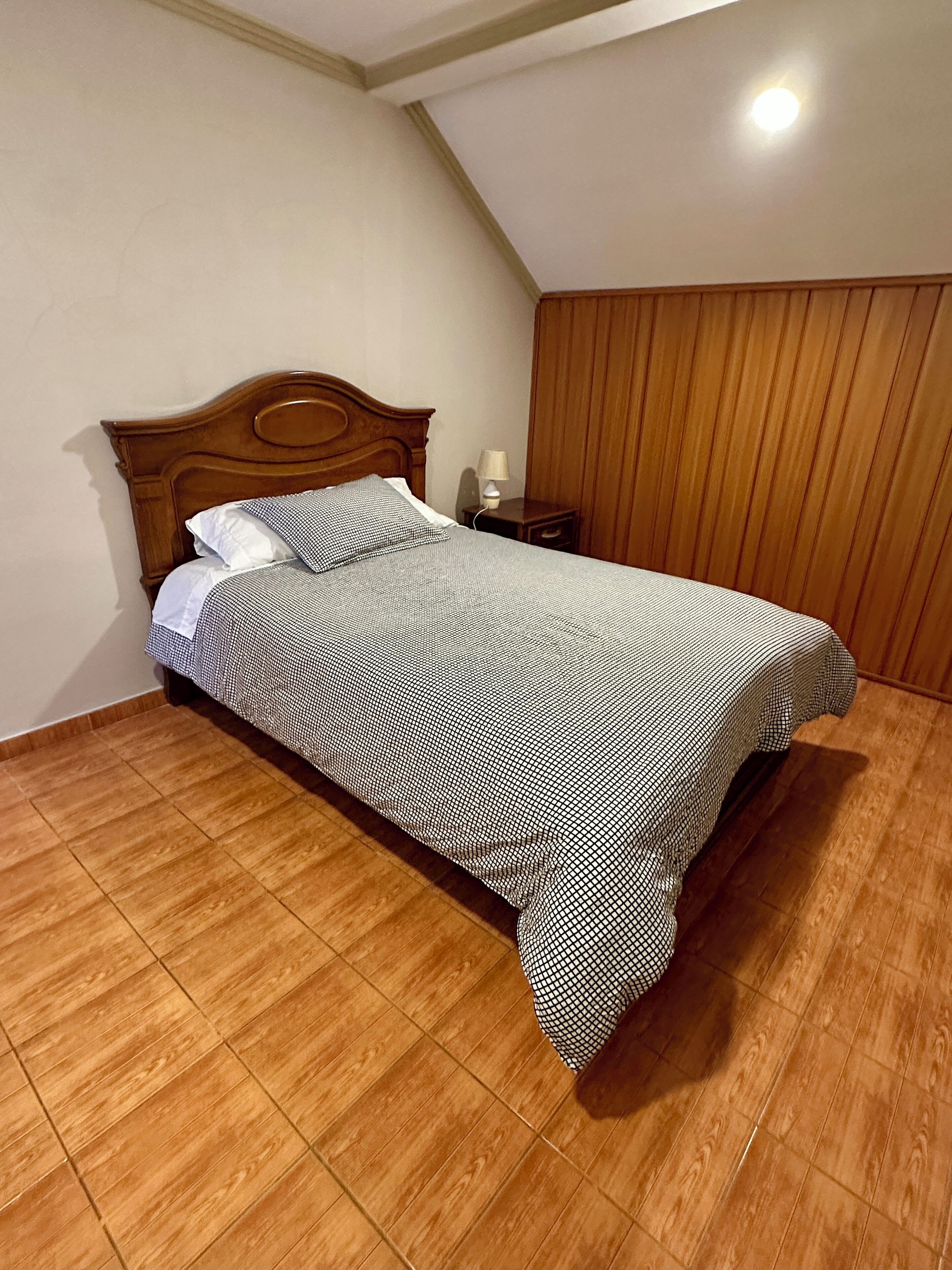 舒适独立别墅, 多张床, 露台 | 熨斗/熨衣板、免费 WiFi