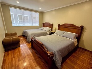 Casa Confort, varias camas, patio | Tabla de planchar con plancha y wifi gratis