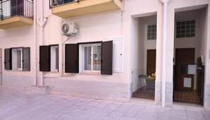 تفاصيل الفندق من الخارج