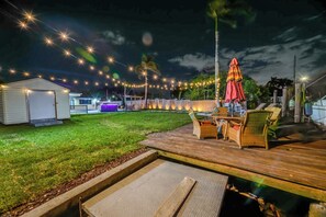 Outdoor dining - Beautiful Luxury Waterfront Heated Pool Home in Fort Lauderdale (Fort Lauderdale)