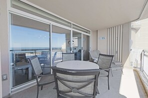 Outdoor dining - Fountain Head Towers 406 (Ocean City)