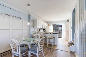 Interior - Harbour Bay 3 (Ocean City)