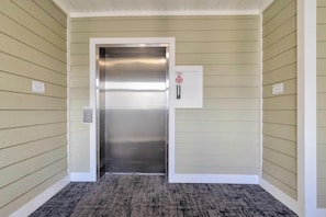 Interior - Lucayan 50 (Ocean City)