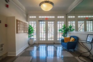 Lobby - Dupont Circle Studio Near METRO-rail, Pet-Friendly (Washington)