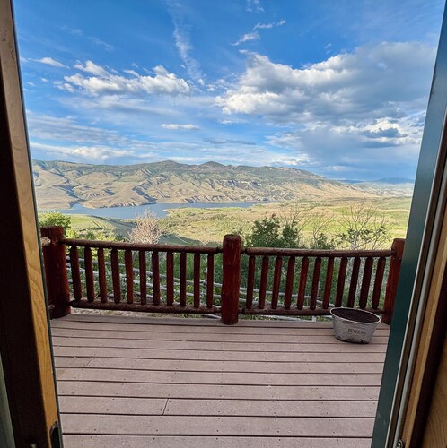 Secluded Mountain Getaway above Green Mtn. Reservoir