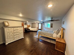 4 bedrooms, free WiFi, bed sheets