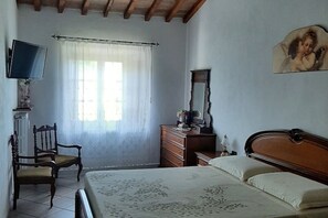 Iron/ironing board, free WiFi, bed sheets - Zeno House Volterra (Toscana)