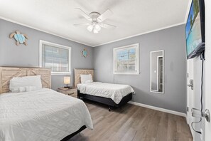 3 bedrooms, iron/ironing board, WiFi, bed sheets - 3BR Sleeps 8 | Walk to Beach | Pool | 508/1 (North Myrtle Beach)