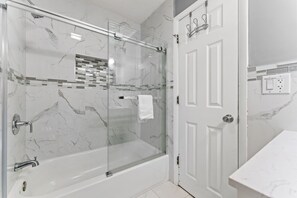 Shower, hair dryer, towels - 3BR Sleeps 8 | Walk to Beach | Pool | 508/1 (North Myrtle Beach)