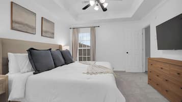 3 chambres, fer et planche à repasser, lit de bébé portatif