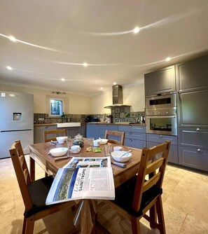 Microwave, oven, dishwasher, coffee/tea maker - LES CLAIRIANS - LE CANNET DES MAURES (LE CANNET DES MAURES)
