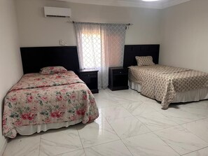4 chambres, fer et planche à repasser, Wi-Fi