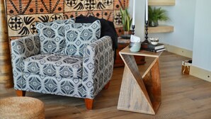 Living area - The Black Copper Cabin. Escape to a luxury mountain retreat. (Alton)
