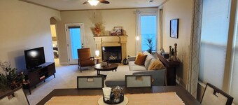 Furnished 2 Bedroom house with an office in Roseville