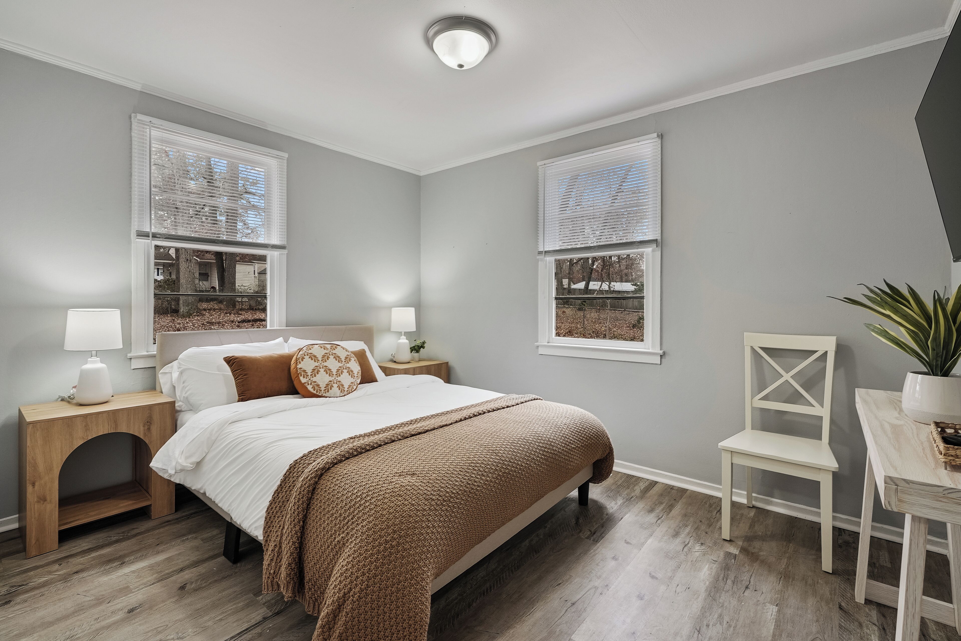 2 多间卧室、熨斗/熨衣板、上网接入、床单